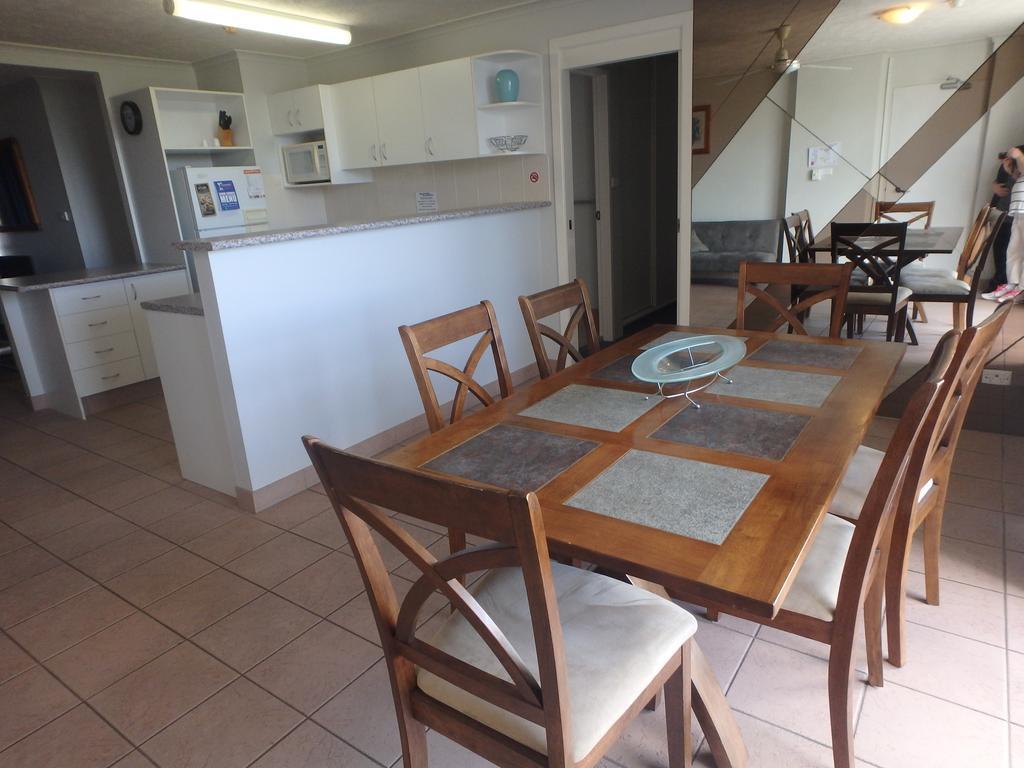 Burleigh Gardens North Hi-Rise Holiday Apartments Guldkusten Rum bild
