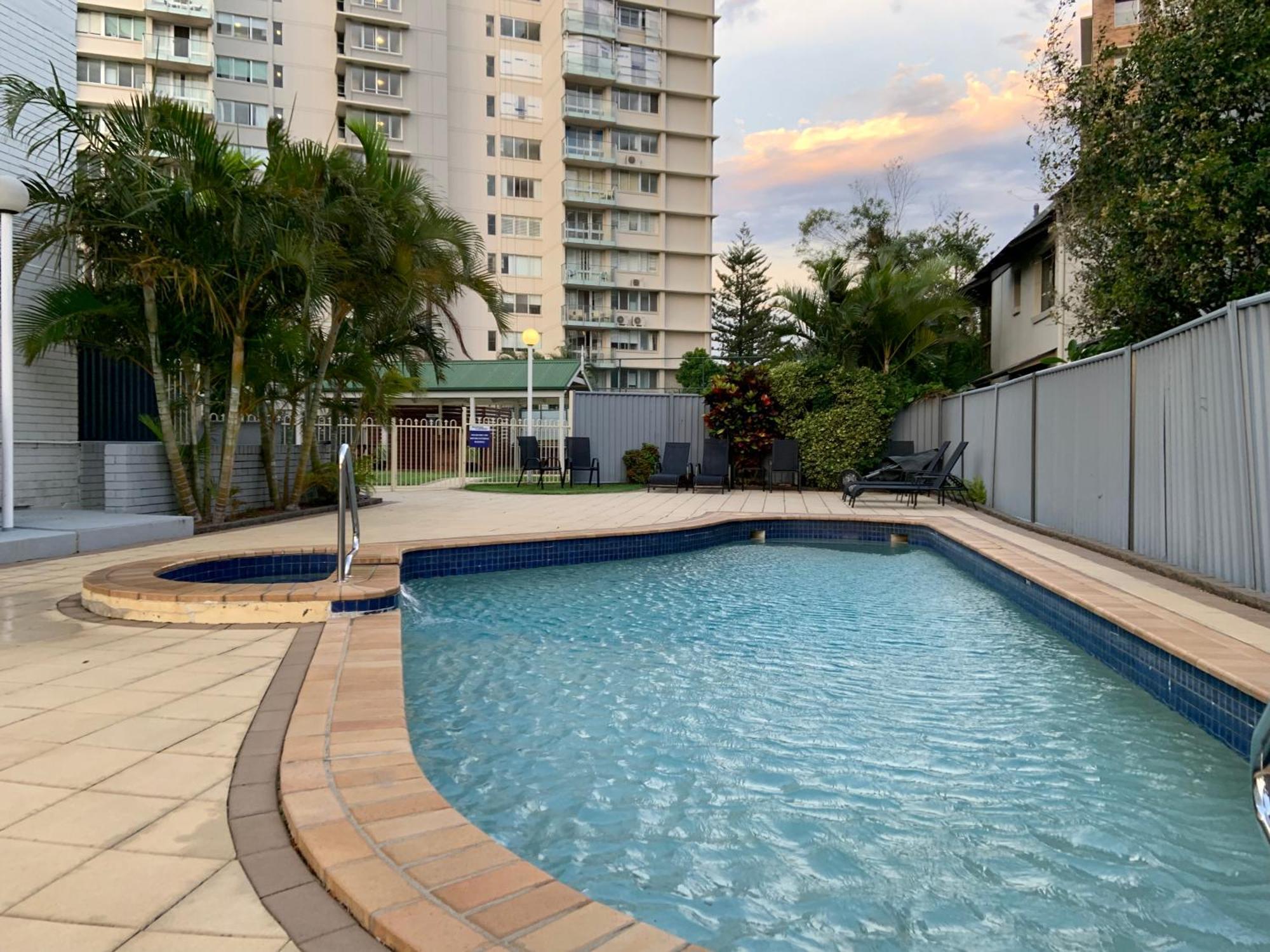 Burleigh Gardens North Hi-Rise Holiday Apartments Guldkusten Exteriör bild