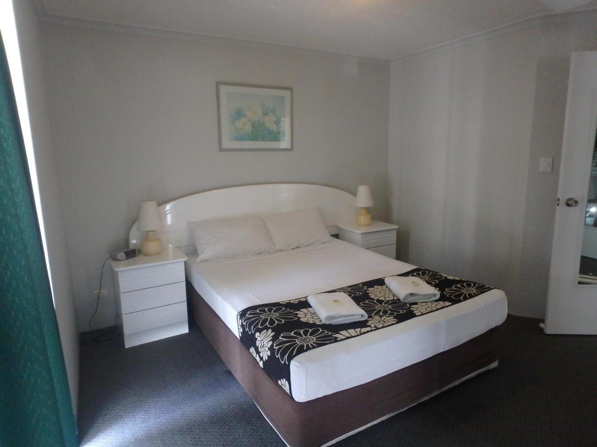 Burleigh Gardens North Hi-Rise Holiday Apartments Guldkusten Rum bild
